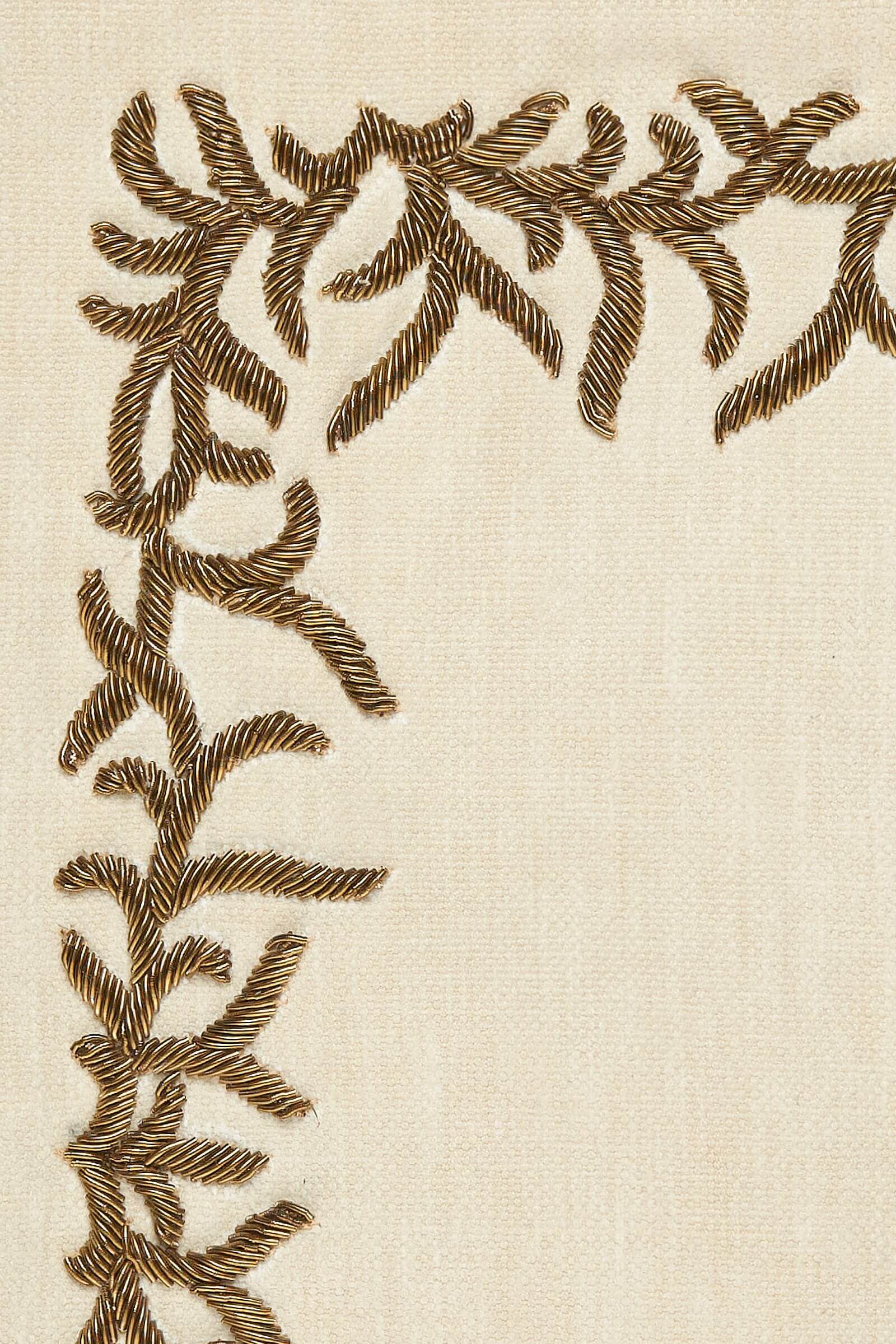 Atoof Collection NaftaliSetBeige PunchInFront