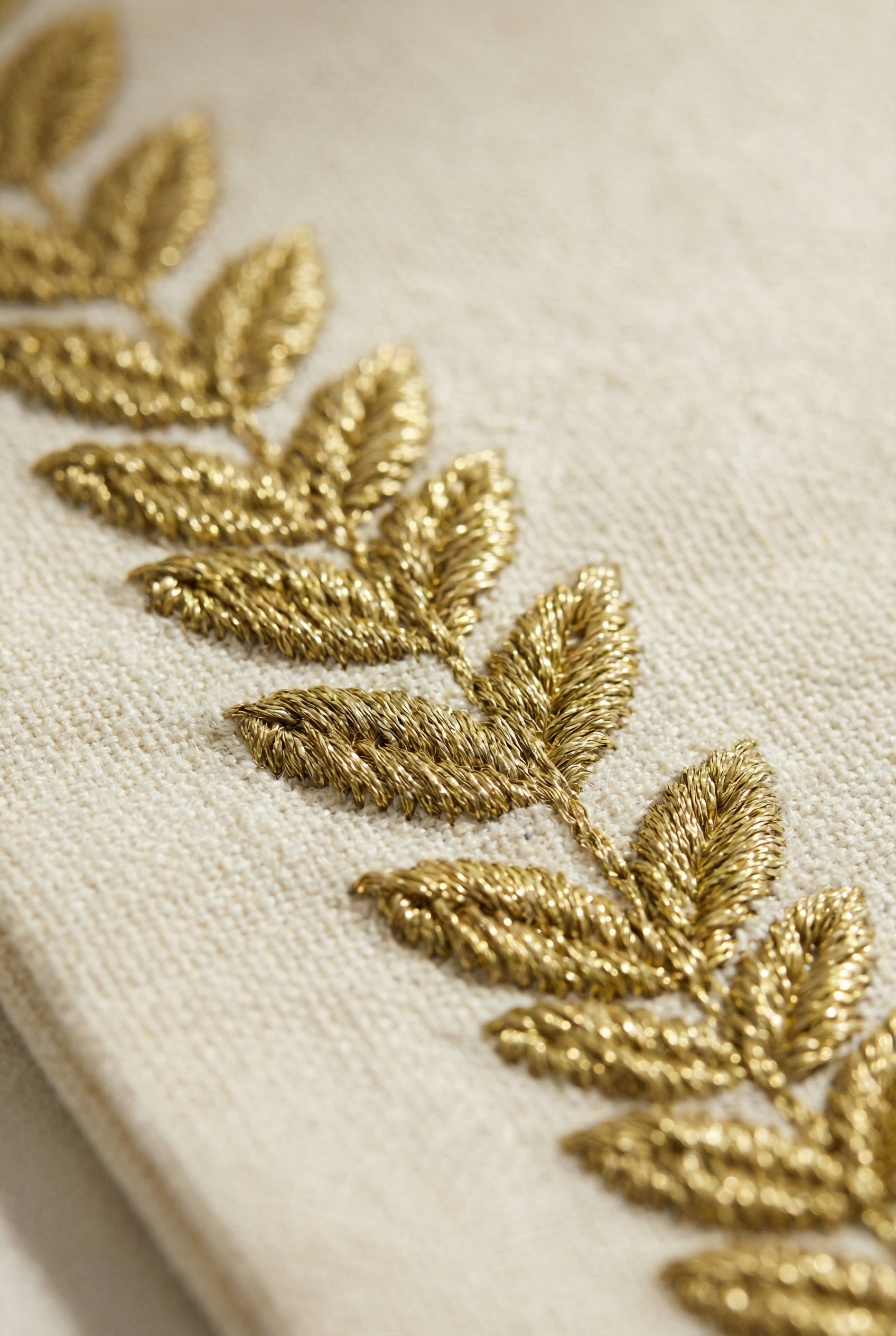 Reuben Challah Cover, Gold Vines